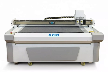 Планшетный режущий плоттер LT-1630F
