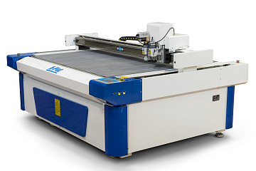 Планшетный режущий плоттер XP-1610F